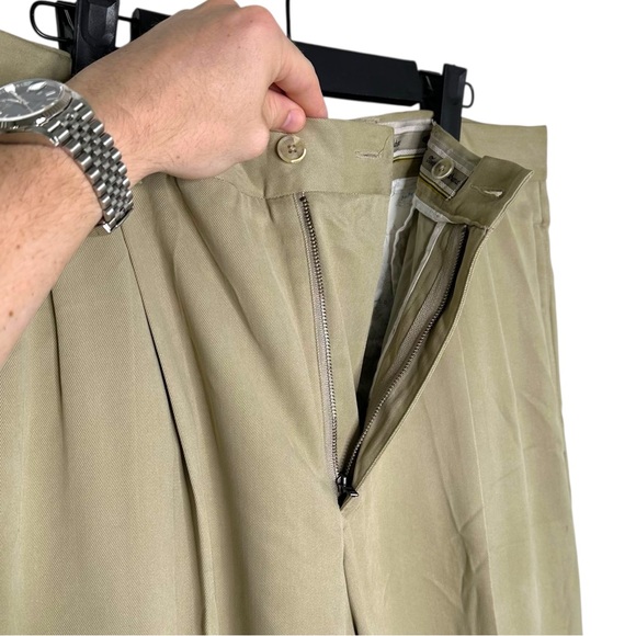 Tommy Bahama Silk Pleated Chino Pants - Picture 6 of 7